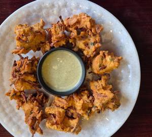 Veg Mix Pakoda [8 Pieces]