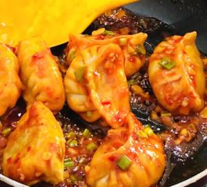 Schezwan Chicken Momo (6Pcs)