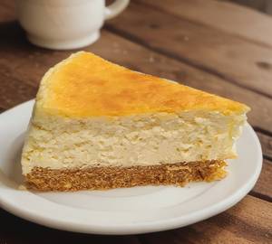 New York Baked Cheesecake Slice