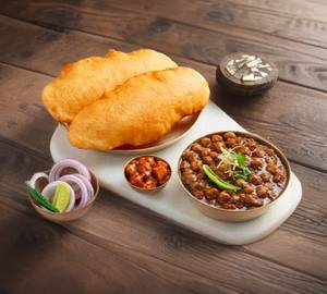 Chole Bhature(2P)