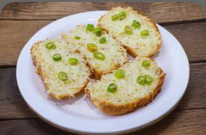 Cheese Chilli Garlic Bread