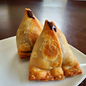 Chocolate Samosa [2 Pieces]