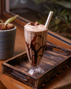 Snickers Freak Shake