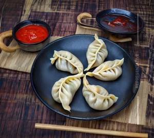 Paneer Cheesy Momos