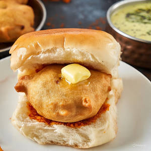 Butter Vada Pav