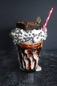 Vanilla Brownie Milkshake (300Ml)