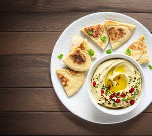 Hummus With 2 Pita Bread