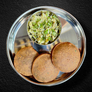 Upvas Batata Bhaji With Rajgira Poori