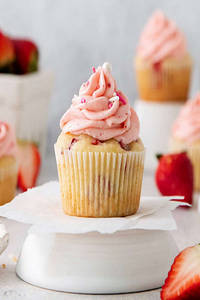 Strawberry Cup Cake