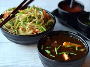 Veg Noodles + Chilly Paneer (3 Pcs)