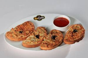 Cheese garlic bread