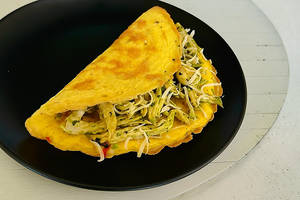Pulled Pesto Chicken & Cheese Omelette