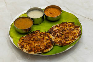 Podi Onion Uthappam