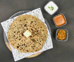Aloo Pyaaz Paratha Meal