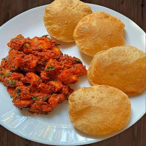 Pyaz Aloo Ki sabji with 4 Poori