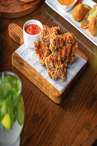 Hot & Crispy Chicken Wings (6pc)