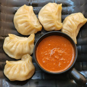 Veg Steam Momos [8 Pieces]