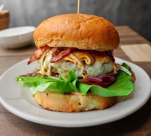 Veg snacker burger