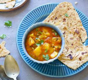 4 Plain Paratha With Aloo Tamatar Gravy