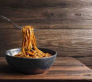 Veg hakka noodles