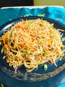Veg Hakka Noodles