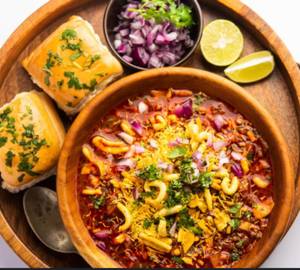 Misal pav (misal, 2 pav, salad, dahi)