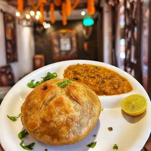 Kachori Sabzi         