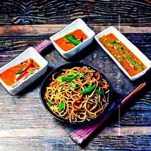 Veg Peri Peri Hakka Noodles