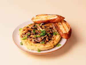 Hummus With Buttery Mushroom Tapas