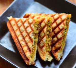 Paneer Makhani Sandwich