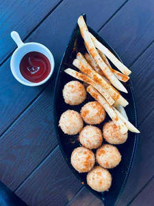 Cheese Balls N Chips