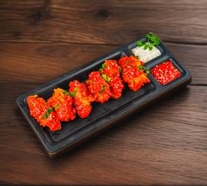 Crispy chicken hot wings