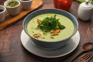Slice Chicken In Green Thai Curry
