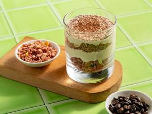 Granola Tiramisu Parfait