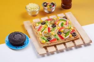 Fresh Veggie Pizza and Chocolava Combo