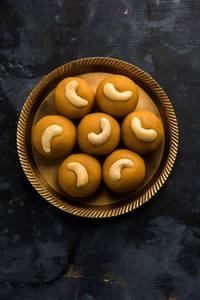 Besan Laddoo