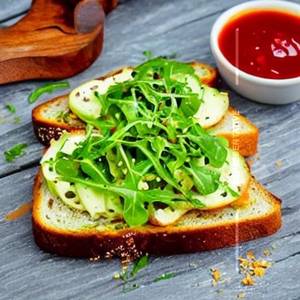 Avocado & Arugula Toast