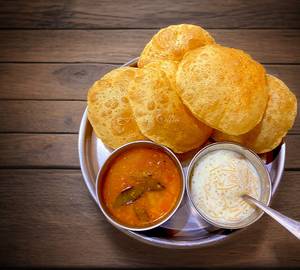 Puri and Sevai Aalu Dum