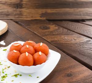 Hot Gulab Jamun ( 4 Pcs)