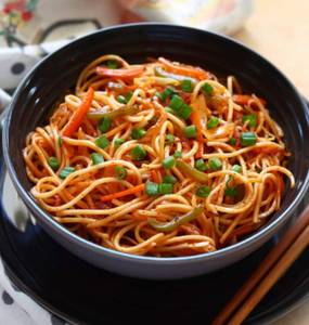 Schezwan Chicken Noodles
