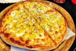 Gold Corn Pizza