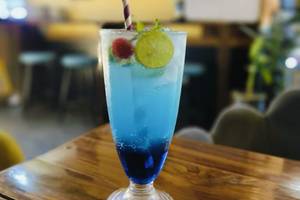 Blue Lagoon Mocktail