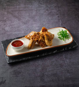 Veg Spring Roll (6 Pcs)