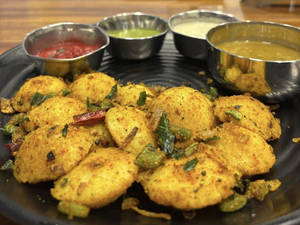 Chilli Fried Button Idli (10 Pcs)