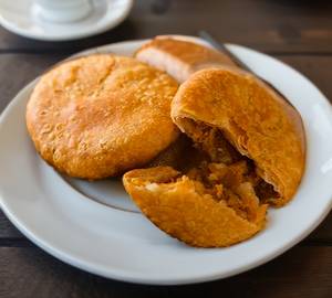 Pyaz Kachori (2 pcs)