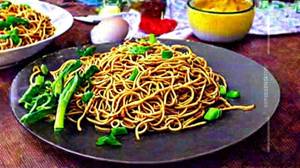 Egg Schezwan Noodils