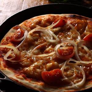 Onion And Tomato Pizza