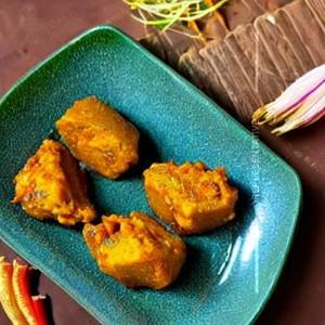 Kaju Navratan (Sweet)