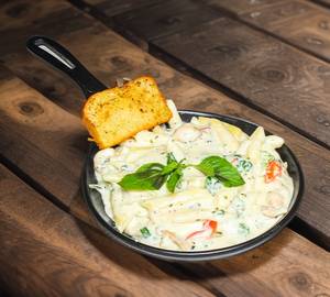 White souce pasta