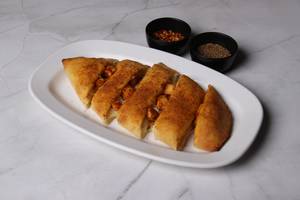 Paneer Stuffed Garlic Bread